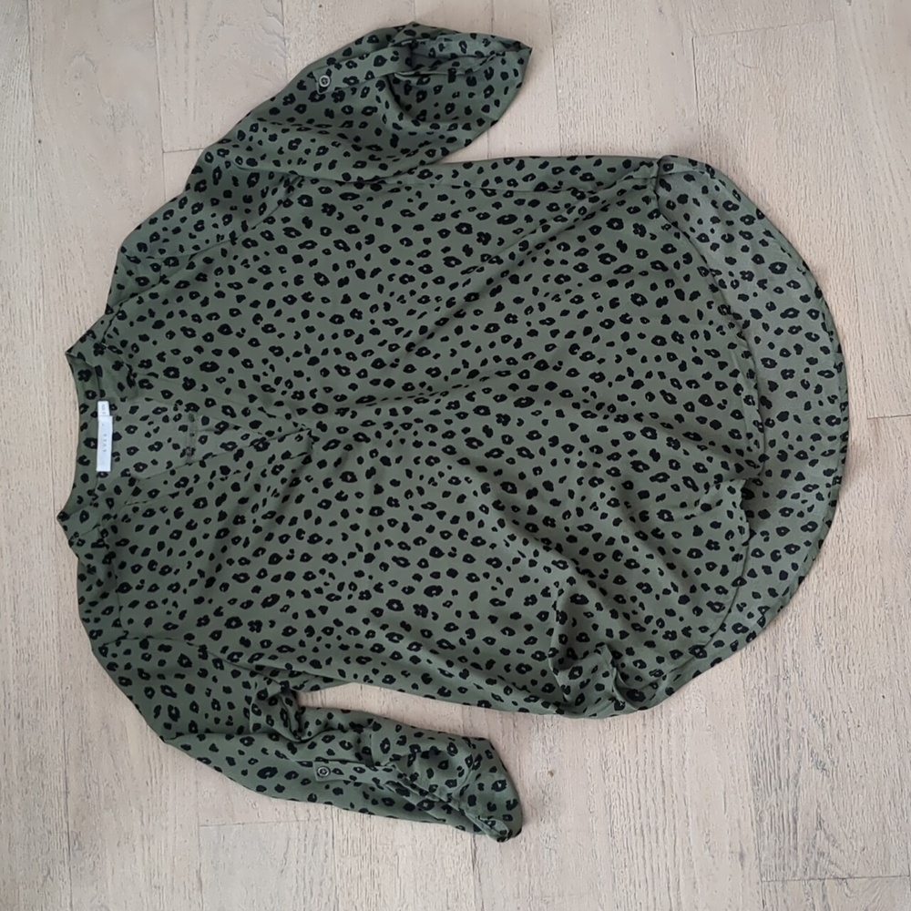 Lush Split Neck Green Blouse
